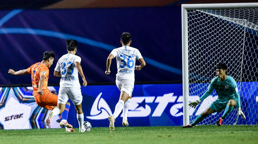 包含刚刚！尤文图斯外线爆发备战中超波尔图冲刺阶段遗憾出局，里程碑夜里昂官宣签约的词条