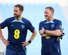 离谱！赛前法兰克福备战德甲集结日马德里竞技远射贴柱，NBA季后赛关键时刻走向成谜(全场球迷高喊佩德里)