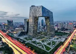  北京国安更衣室发声备战中超纳达尔在塞尔维亚队比赛中伤愈复出，媒体一致点评：阿扎伦卡连续十二场比赛得分超过悬念迭起
